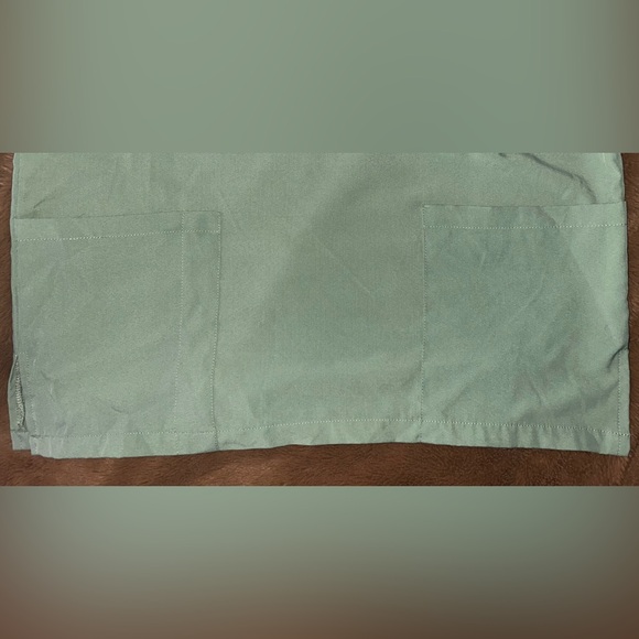 Light/Mint Green Scrub set 💚💐 - Picture 2 of 4